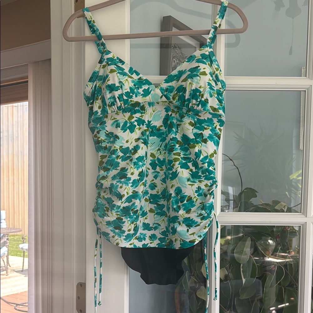 Tropical Escape Floral swimsuit 🩱